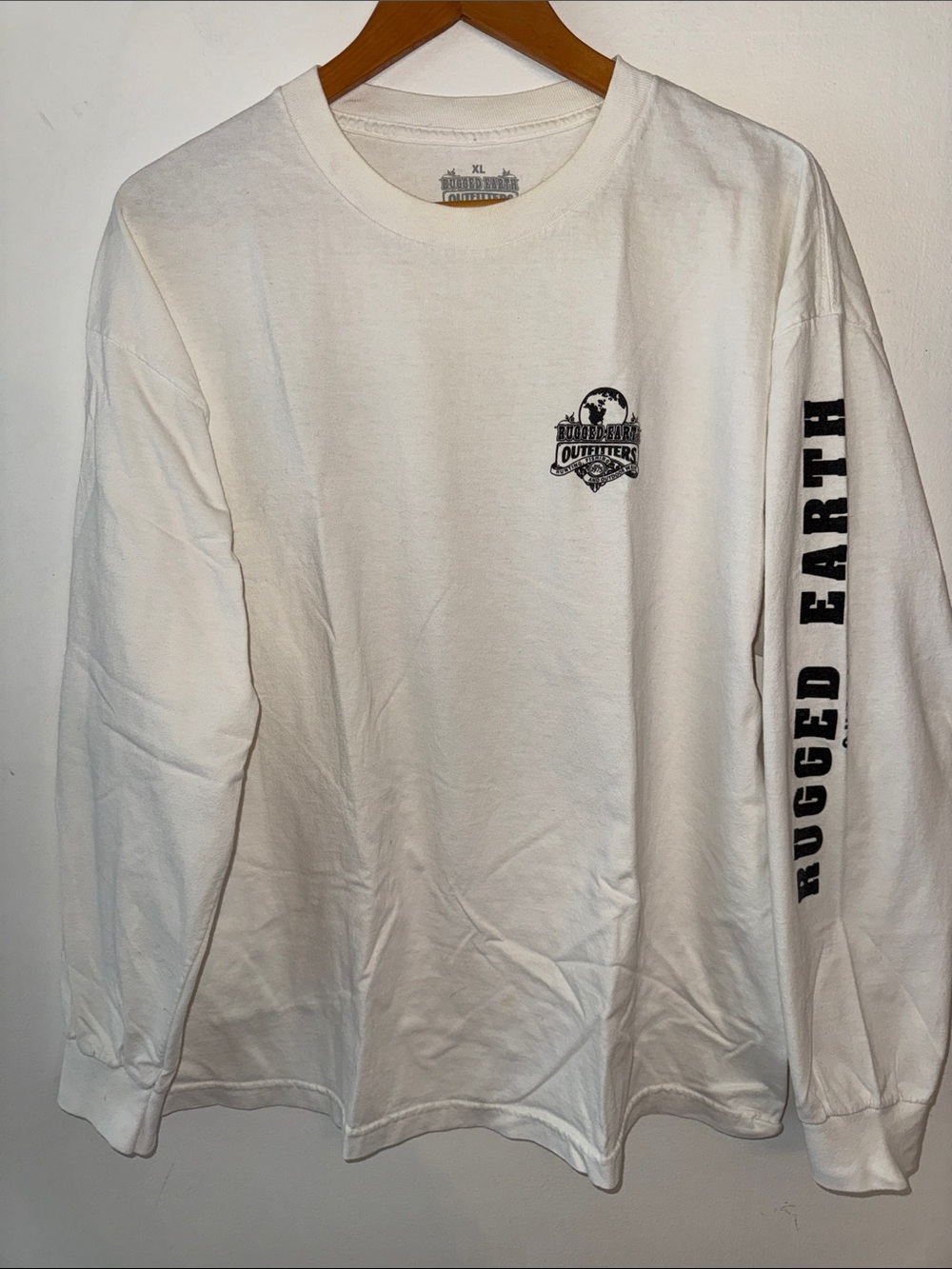 Rugged Earth Outfitters Whitetail Deer Graphic Long Sleeve T-Shirt White XL